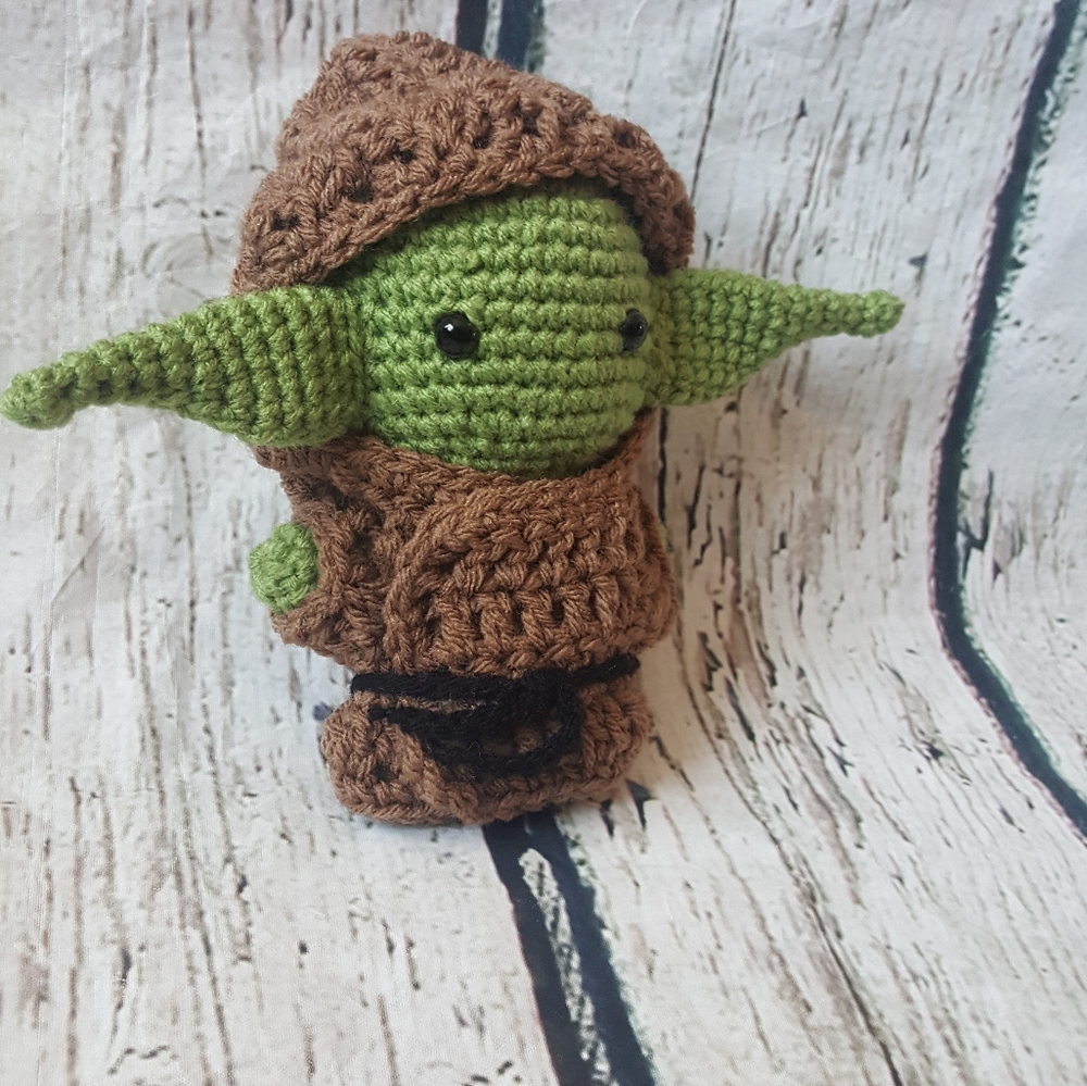 Crochet Baby Yoda Amigurumi - Picture 9 of 16